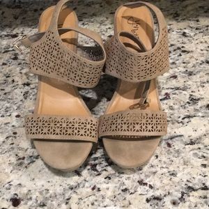 Tan Y-not? Wedges